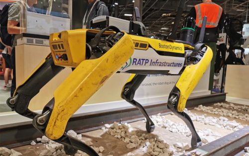Tilståelse Massakre Stige Spot the robot at vivatech 2022 with RATP